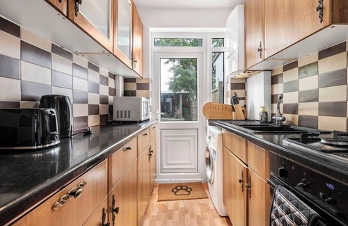 New Malden Apartamento | Stylish Home in New Malden: Comfort and Tranquility