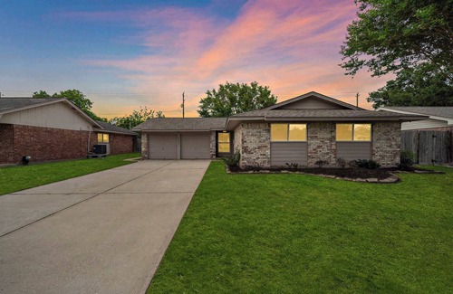 La Porte Apartamento | Stylish Home Minutes from the Beach with Backyard Bliss