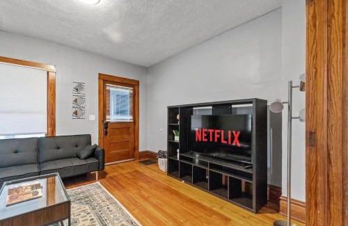 Creston Heights Casa | Stylish Home Near Heart Of Downtown Sleeps 8