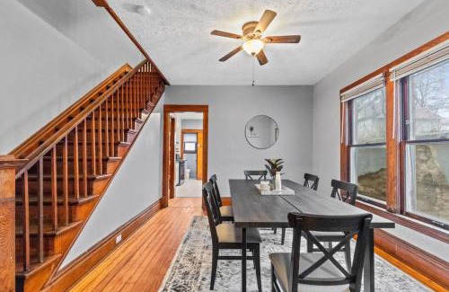 Creston Heights Casa | Stylish Home Near Heart Of Downtown Sleeps 8