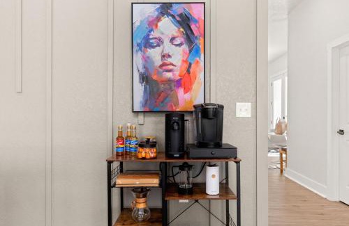 Near East Side Casa | Stylish Home Nr Dt, Alamo, River Walk Games Wifi