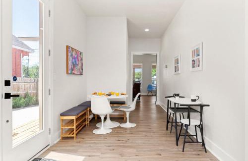 Near East Side Casa | Stylish Home Nr Dt, Alamo, River Walk Games Wifi