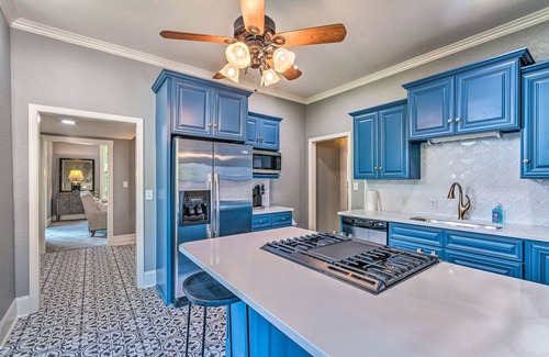 Hot Springs Casa | Stylish home w/washer/dryer, deck with grill, cable & central AC