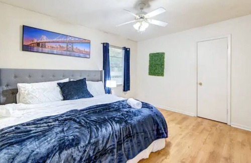 Beaumont Casa | Stylish home with Arcade(7000 games) and King beds