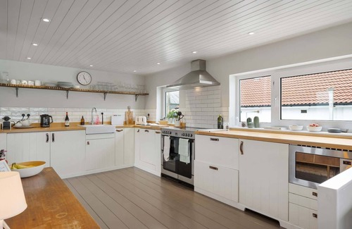 Bude Casa | Stylish Home with Parking, Minutes from Beach