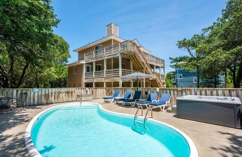 Duck Casa | Stylish Home with Pool, Hot Tub & Walk to Beach