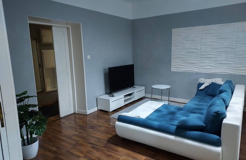 Kluuvi Apartamento | Stylish home with stunning views of the railway square 74 m2