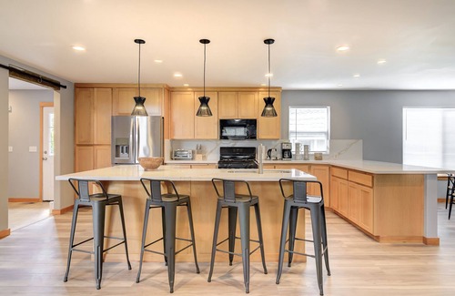 Lake Stevens Casa | Stylish Home with Private Office in Lake Stevens!