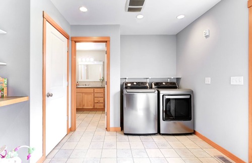 Lake Stevens Casa | Stylish Home with Private Office in Lake Stevens!