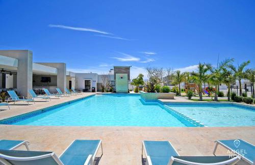 La Paz Casa | Stylish Homes & Comfy Pool Oasis