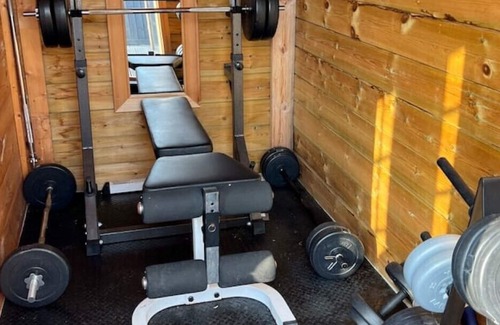 Hereford Casa | Stylish House 4 beds Jacuzzi Gym fast Wi-Fi Parking