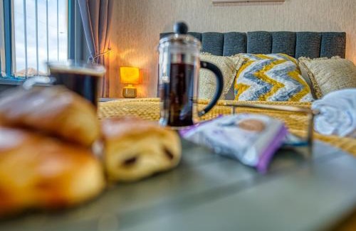 Olton Casa | Stylish House - B'ham Airport and NEC, JLR Solihull, Business & Leisure Stays - Aspen House