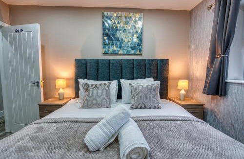 Olton Casa | Stylish House - B'ham Airport and NEC, JLR Solihull, Business & Leisure Stays - Aspen House