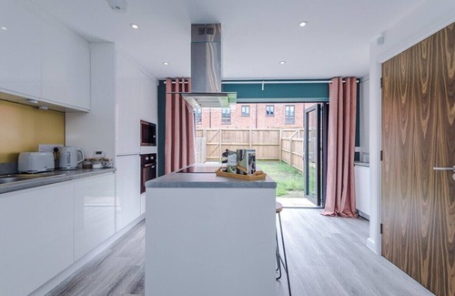 Failsworth Casa | Stylish House in MCR sleeps9