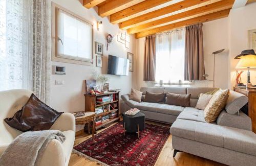 Campalto Casa | Stylish house near Venice With Parking
