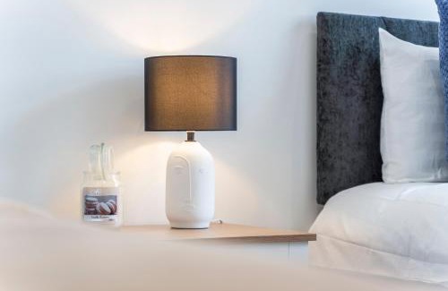 Ashton in Makerfield Casa | Stylish House - Sleeps 7 - Free Parking, Fast WiFi and Smart TV - Contractors, Groups and Long Stays Welcome by Yoko Property