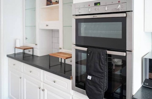 West Putney Apartamento | Stylish House Sleeps 9 With Free Parking in Putney