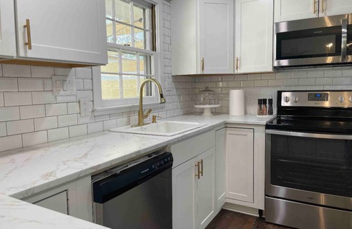 Northeast Raleigh Casa | Stylish House with Pool 5BR/3BA