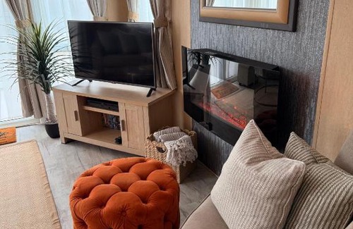 Colchester Complejo | Stylish Inviting 2 Bedroom Caravan with Sea View