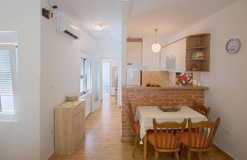 Kotor Apartamento | Stylish Kotor Bay Escape With Shared Pool