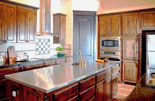 Lakeland Park Cabaña | Stylish Lake Austin Retreat w/ EV Charger!