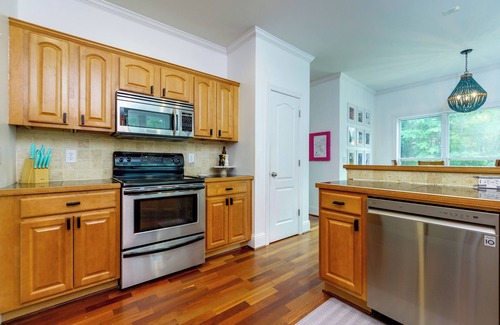 Waleska Casa | Stylish Lake Front Home on Flat lot w/ Private Dock!!!