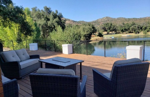 Descanso Casa | Stylish Lakefront -Backyard Fishing -near Julian