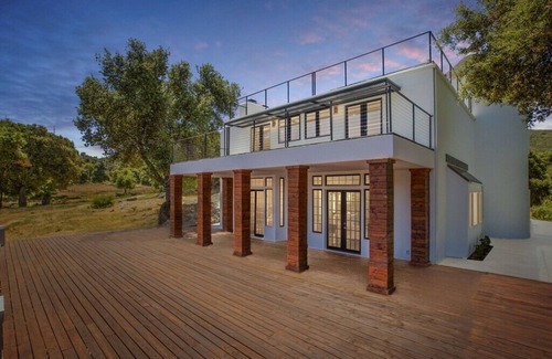 Descanso Casa | Stylish Lakefront -Backyard Fishing -near Julian