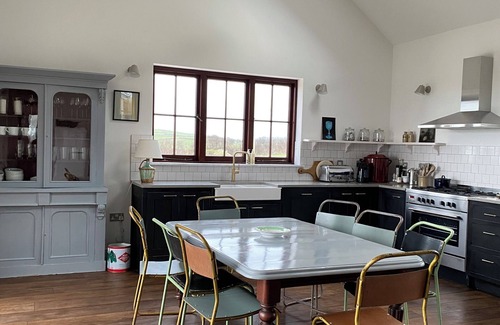 Port Isaac Casa | Stylish Large House Overlooking the sea & Traditional Cornish Fishing Village
