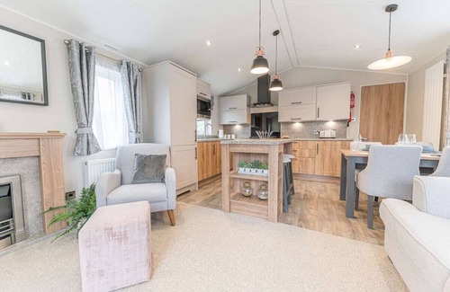 South Lakeland Leisure Village Chalet De Esquí | Stylish Lodge on popular holiday park, easy access to Lakes and Dales and free parking