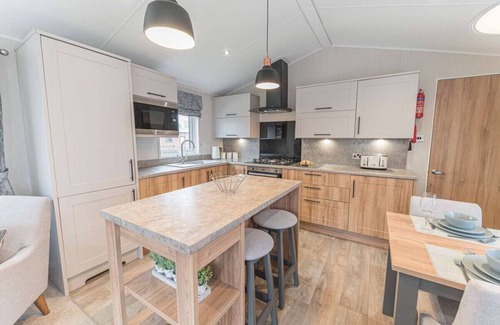 South Lakeland Leisure Village Chalet De Esquí | Stylish Lodge on popular holiday park, easy access to Lakes and Dales and free parking