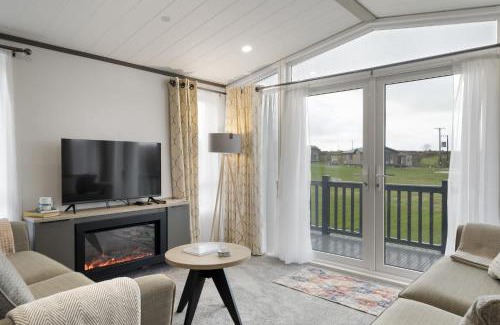 Mullacott Chalet De Esquí | Stylish Lodge with Parking nr Ilfracombe & Beaches