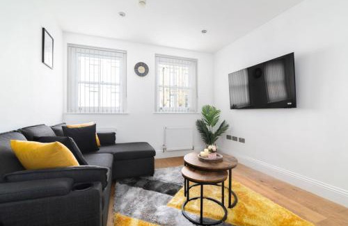 Weavers Apartamento | Stylish London Shoreditch Brick Lane Apartment Sleeps 4 with Balcony