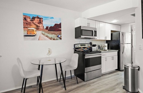 Peaceful Valley Apartamento | Stylish LUX BED 2B Oldtown Scottsdale Free Parking