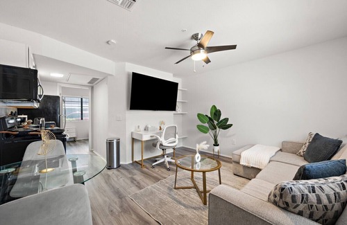 Peaceful Valley Apartamento | Stylish LUX BED 2B Oldtown Scottsdale Free Parking