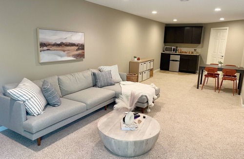 Plymouth Casa | Stylish, Lux, Newly Renovated Private Entire Level w/ outdoor space