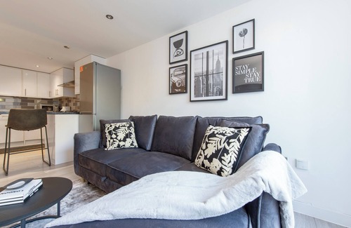 Little Holland Apartamento | Stylish Luxe Apartment in Crayford