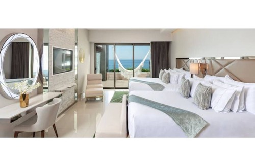 Cabo San Lucas Hotel | Stylish Luxury 3-BR Oceanfront Suite - AVAILABLE NOVEMBER 9-16, 2024