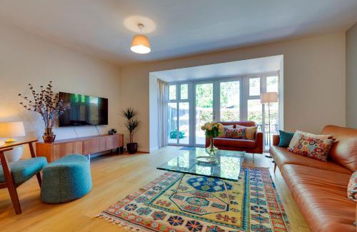 Cambridge Casa | Stylish luxury on edge of Cambridge Free Parking Pass the Keys