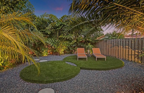 Coral Ridge Isles Casa | Stylish Luxury Tropical Junior Suite