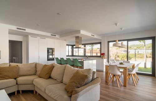 Canet de Mar Villa | Stylish Mediterranean Villa Beach and Mountain
