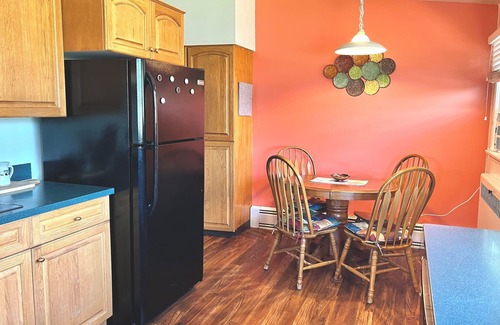 Fort Benton Casa | Stylish Mid Century 4-Bedroom House in Fort Benton