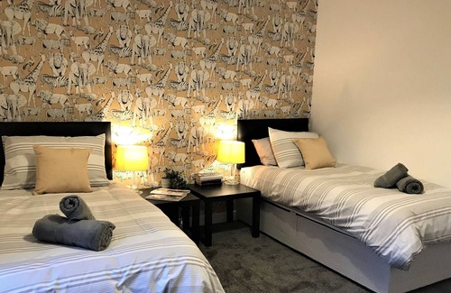 Whitefield Casa | Stylish Modern 3-bed House nr Manchester City ctr