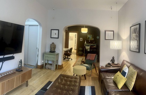 North Center Apartamento | Stylish & Modern Apartment in Walk to Everything Neighborhood