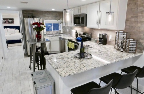 Shaw Apartamento | Elegante y moderno apartamento en el corazón de Shaw ~ Capacidad para 4 personas PASEO al metro!