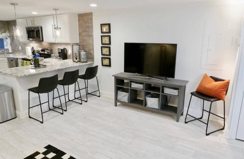 Shaw Apartamento | Elegante y moderno apartamento en el corazón de Shaw ~ Capacidad para 4 personas PASEO al metro!
