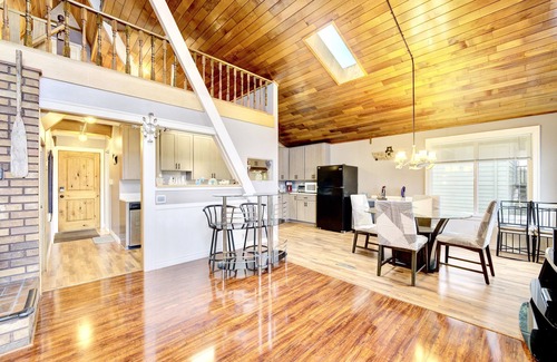 Camano Island Cabina | Stylish & Modern Cabin Retreat on Puget Sound!
