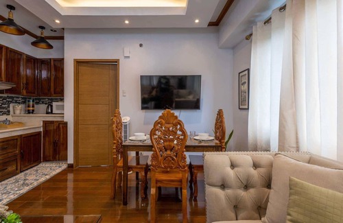 Pinagsama Condominio | Stylish & Modern Condo in McKinley Morgan Suites