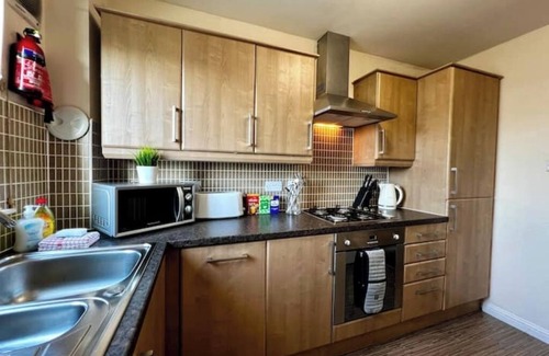 North Glasgow Apartamento | Stylish Modern Flat with Juliet Balcony & Parking