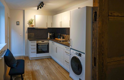 Coburg Apartamento | Apartamento-Diseñador-Baño Privado-Vista a la Ciudad-Modernisierter Altbau
